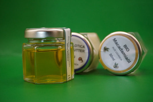 Natürliche Hautpflege bei Hautproblemen: Moringa-Öl, Nilotica Sheabutter & Macadamia-Öl im Zusammenspiel